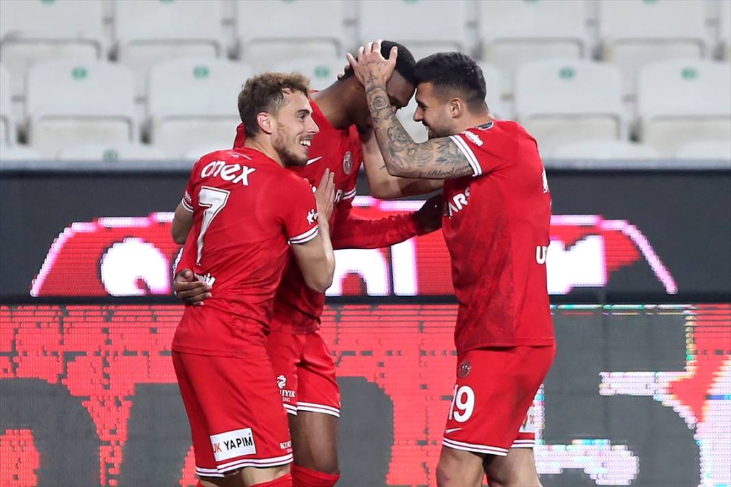 Konyaspor-Antalyaspor maçından kareler 12