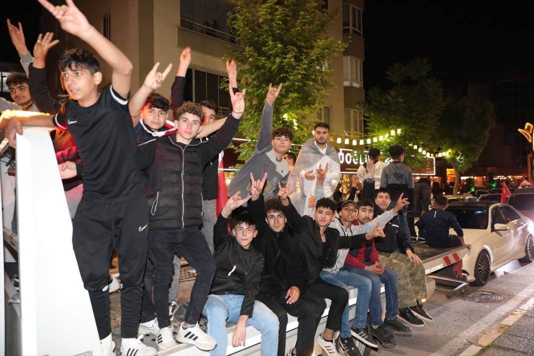 Konya ve ilçelerinde seçim kutlamalarından kareler 1