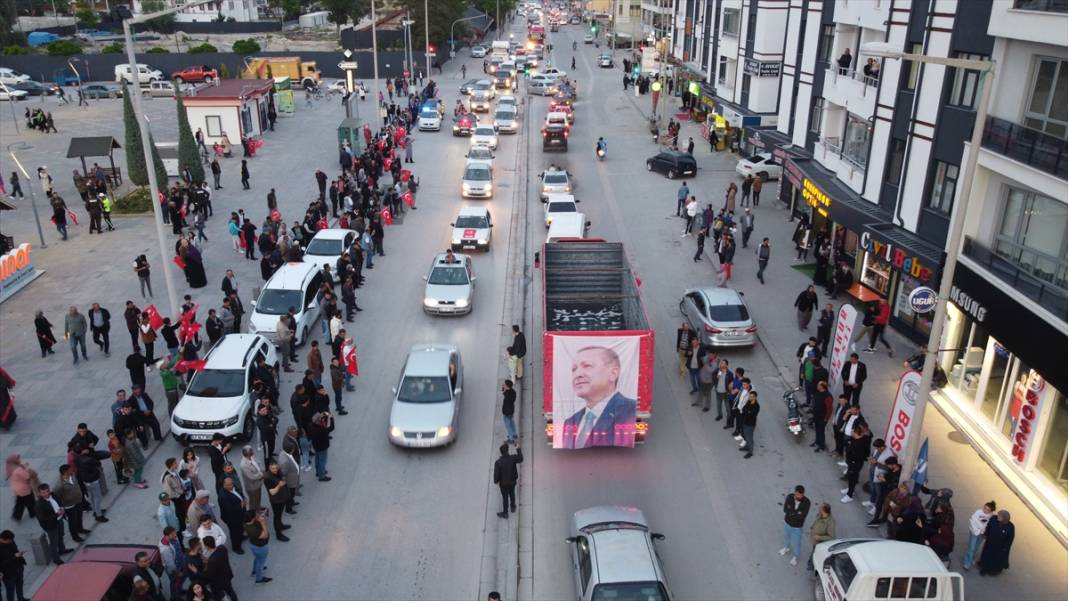Konya ve ilçelerinde seçim kutlamalarından kareler 5