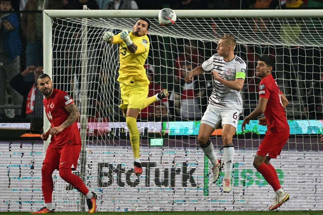 Türkiye-Letonya maçından özel kareler 11