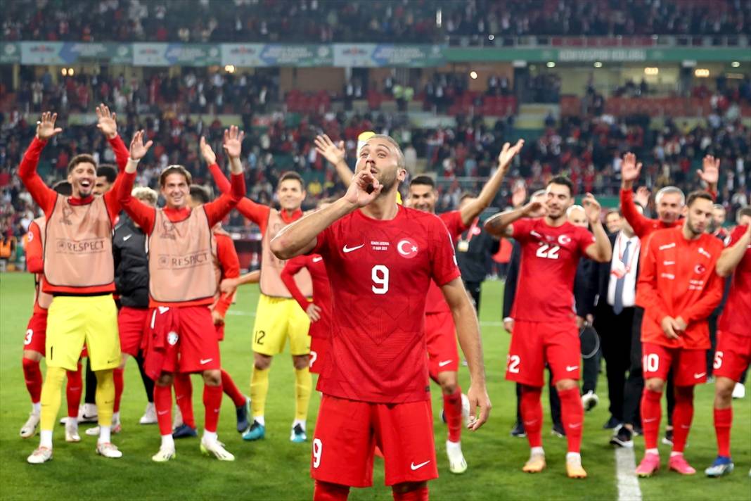 Türkiye-Letonya maçından özel kareler 21