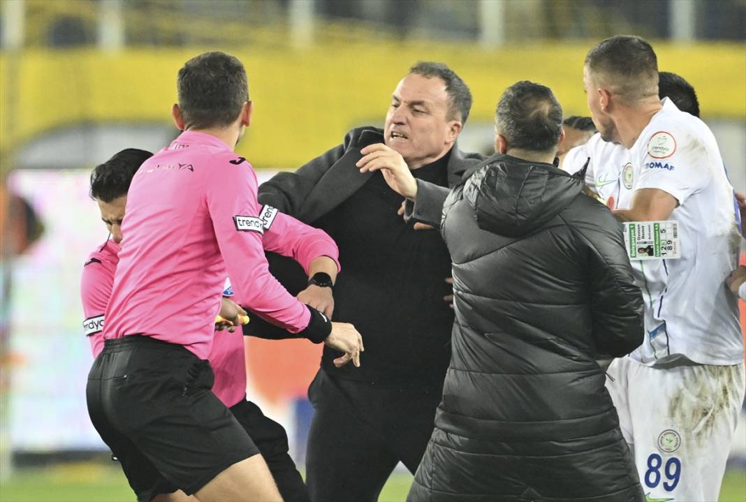 MKE Ankaragücü Kulübü Başkanı Faruk Koca'dan hakeme saldırı 12
