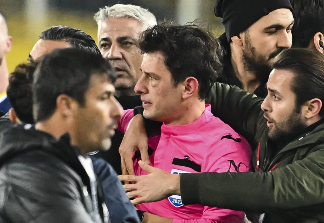 MKE Ankaragücü Kulübü Başkanı Faruk Koca'dan hakeme saldırı 6