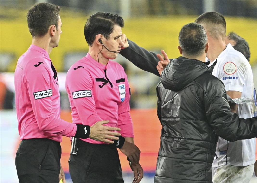 MKE Ankaragücü Kulübü Başkanı Faruk Koca'dan hakeme saldırı 3