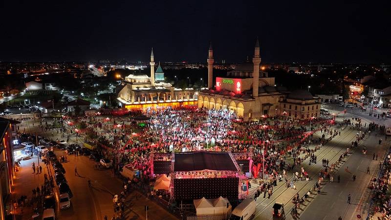 Konyalılar Mevlana Meydanı'nda buluştu 8