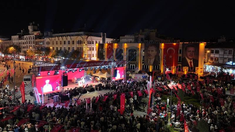 Konyalılar Mevlana Meydanı'nda buluştu 3