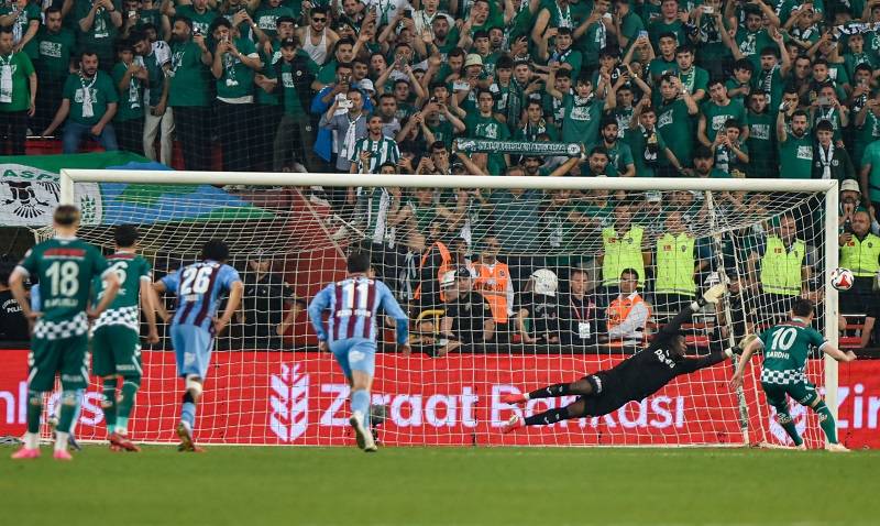 Trabzonspor-TÜMOSAN Konyaspor kupa finalinden kareler 1