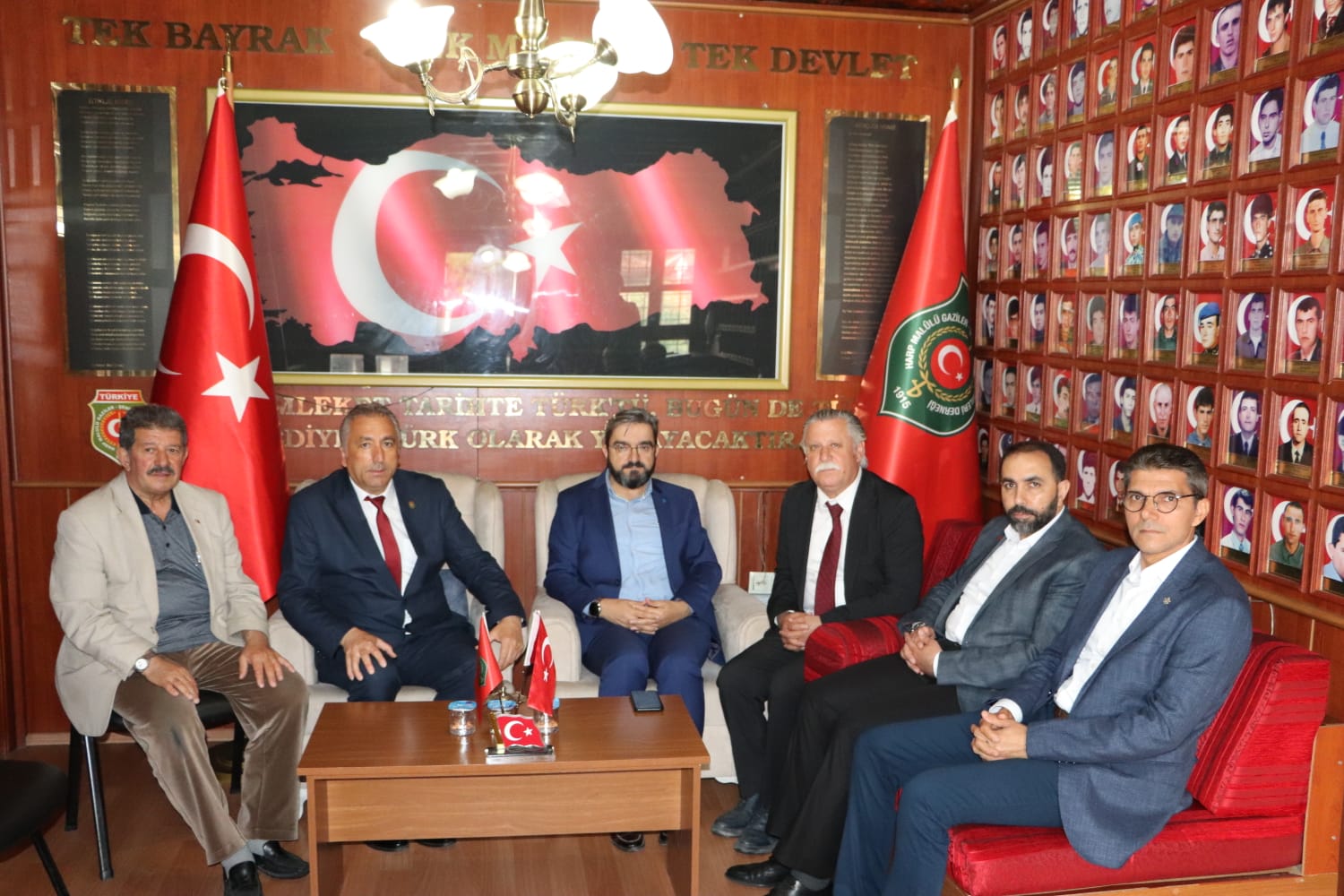 Şehit derneklerini ziyaret ettiler