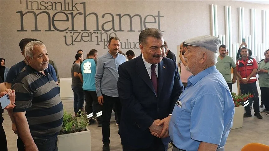 Bakanı Koca'dan, Defne Devlet Hastanesini ziyaret