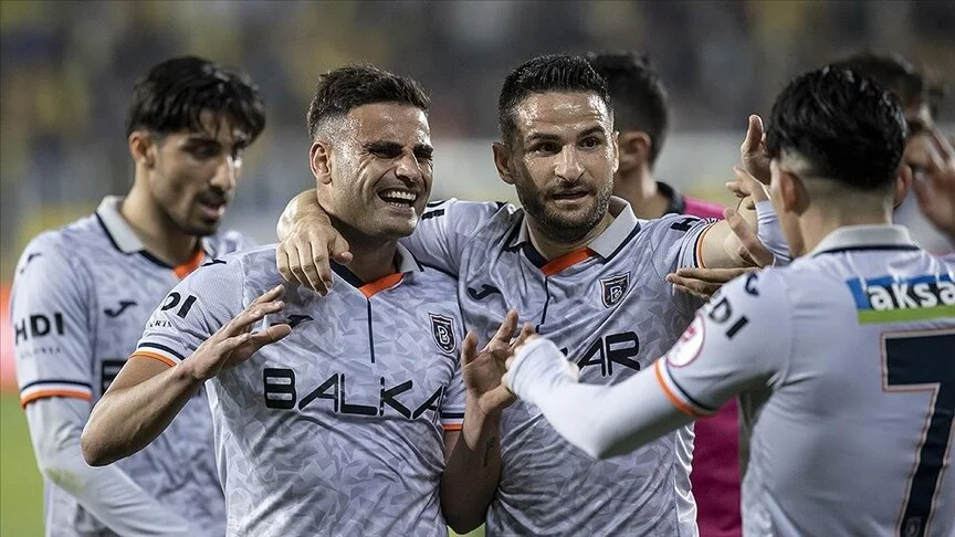 Fenerbahçe'nin finalde rakibi Medipol Başakşehir