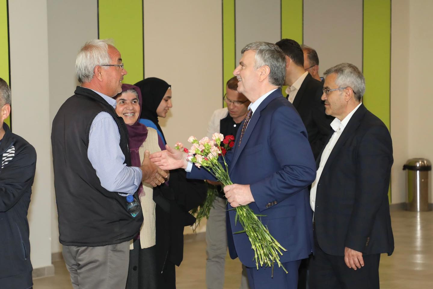 Tahir Akyürek hastaneleri ziyaret etti