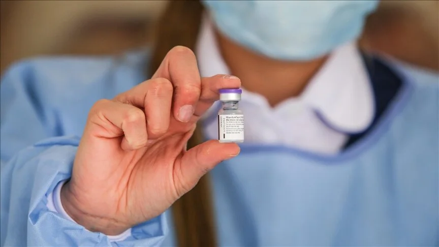 AB ile BioNTech-Pfizer Kovid-19 aşı sözleşmesini düzenledi