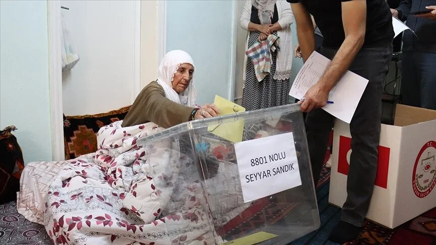 Seyyar sandıkta oy kullandılar