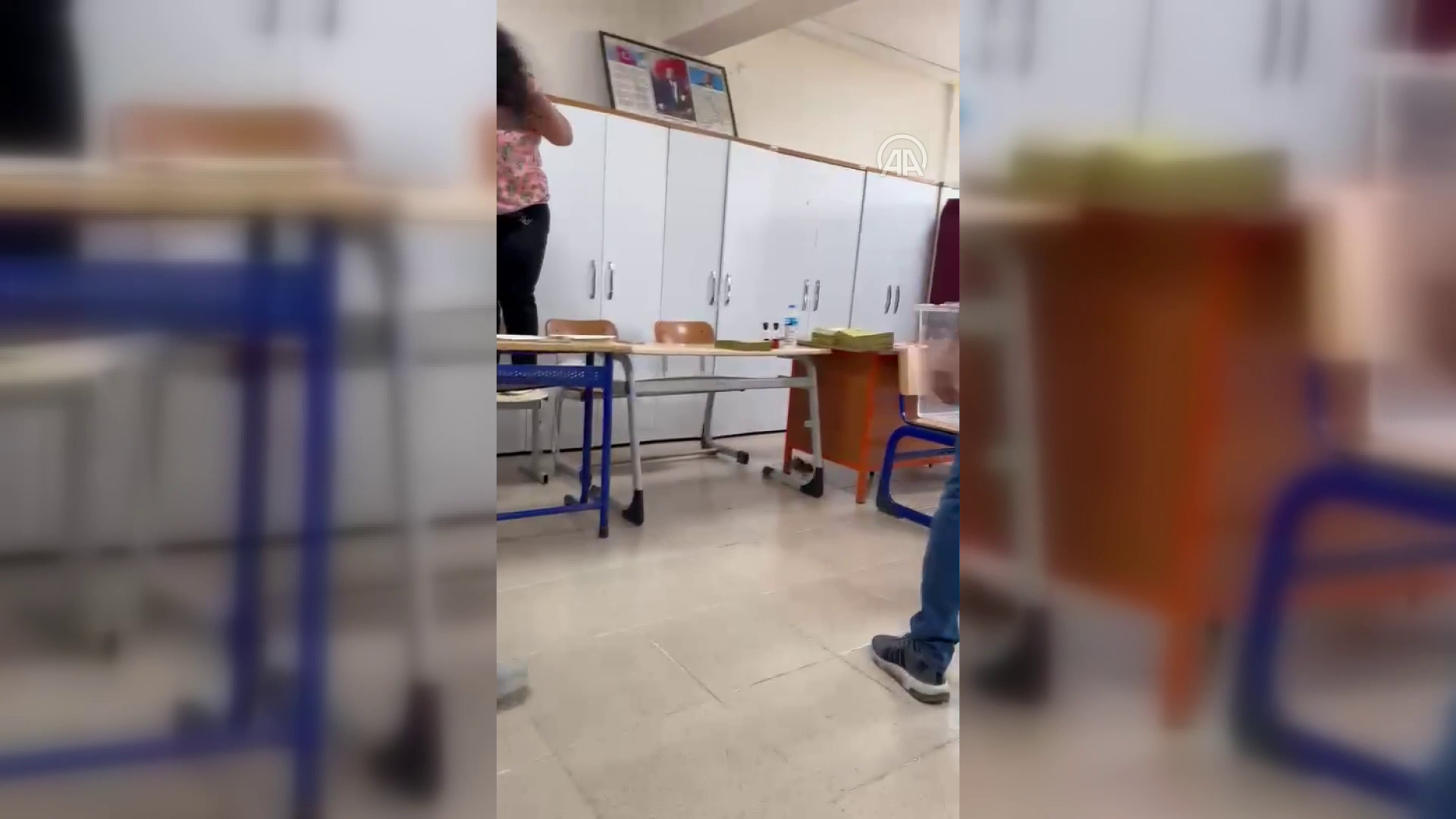 Oy kullanılan sınıfa fare girdi