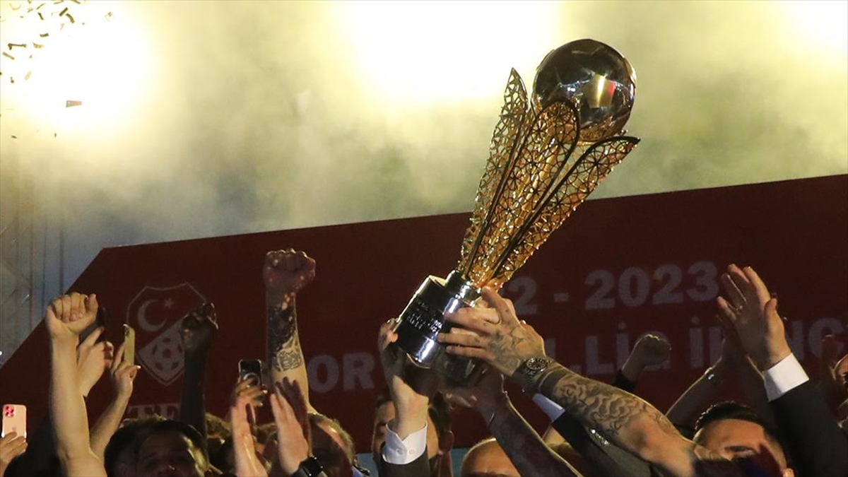 Süper Lig'de şampiyon belli olacak mı?