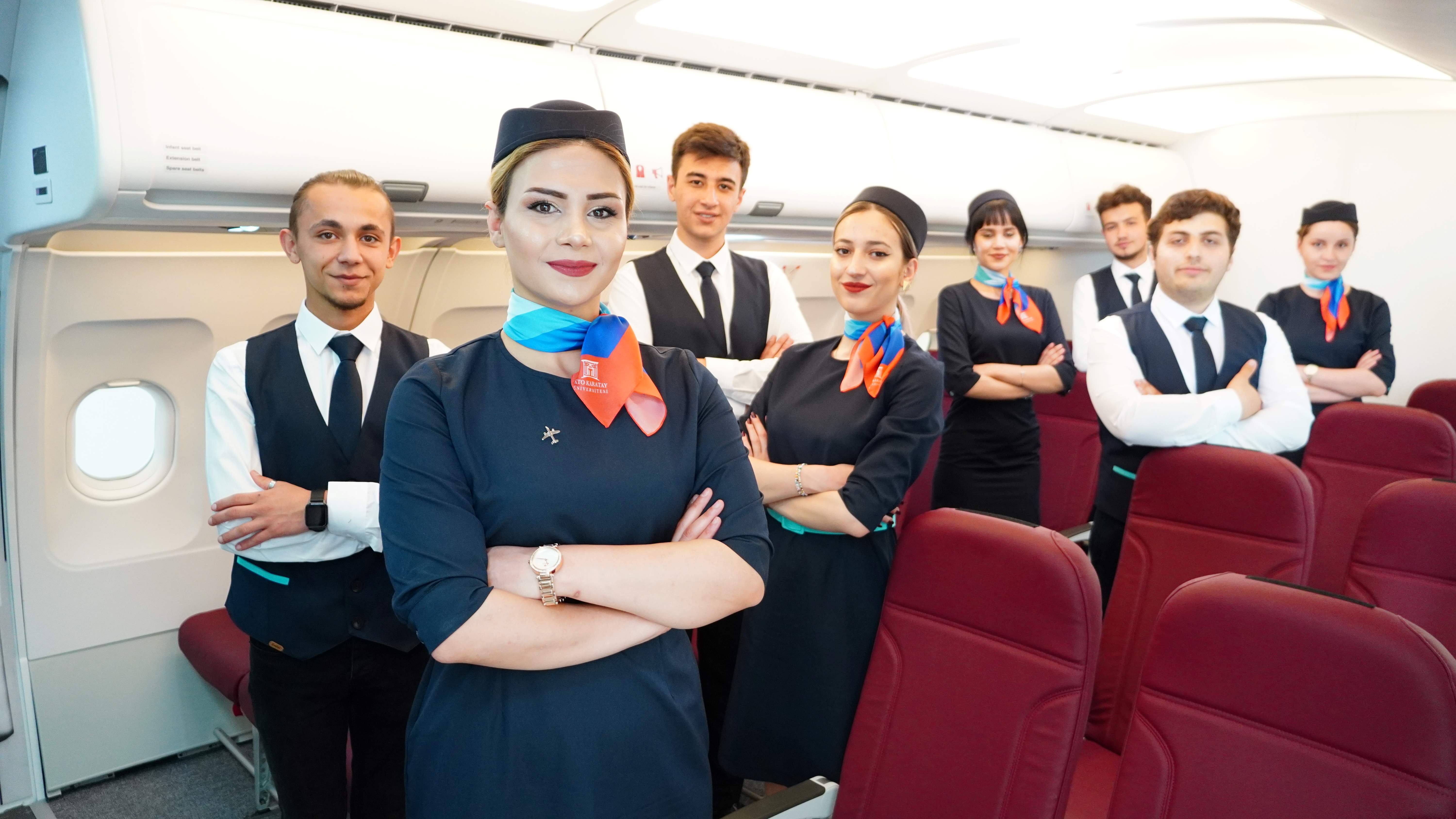 Kabin memuru adayları gerçek uçuşa nasıl hazırlanıyor?