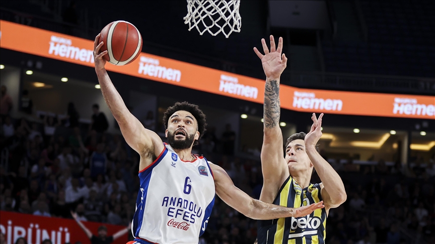 Anadolu Efes ilk finalist