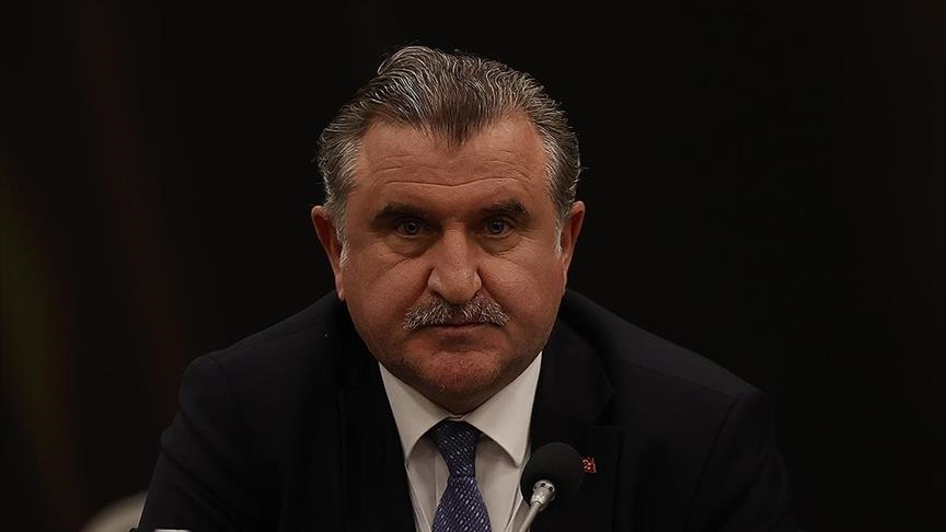 Fransa'da rekor kıran özel sporcuları tebrik