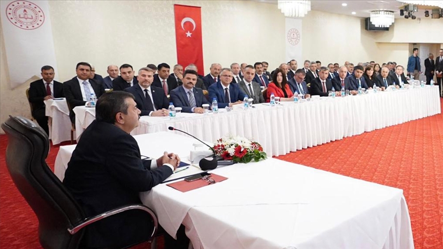 71 ilin milli eğitim müdürleriyle toplantı