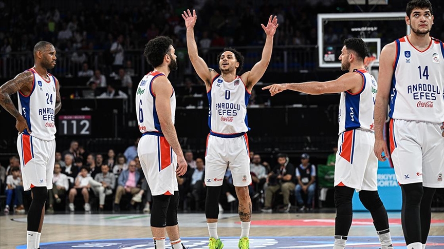 Anadolu Efes, şampiyonluk için sahada