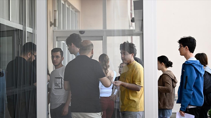 YKS'nin ilk oturumu tamamlandı