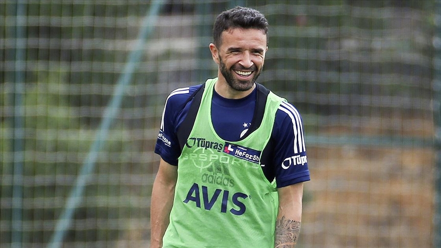 Milli futbolcu 38 yaşında futbol hayatını noktaladı