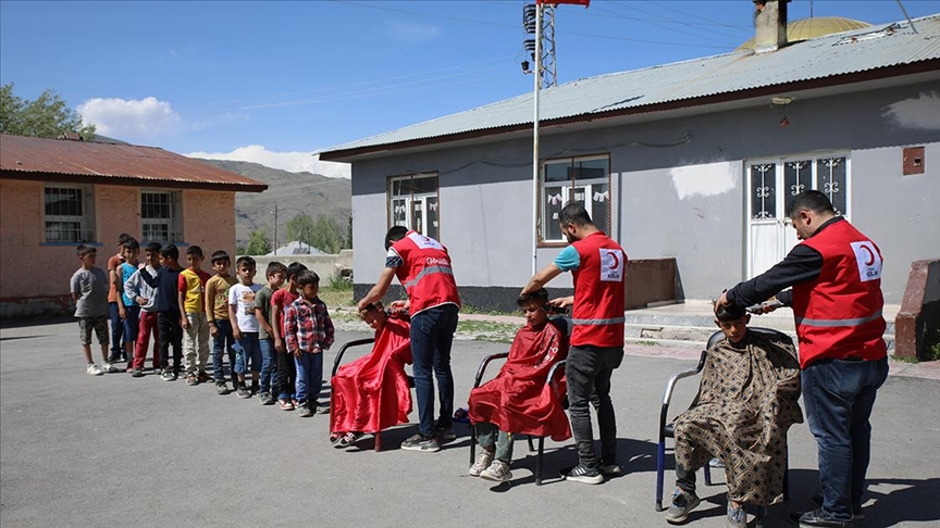Türk Kızılay'ında gönüllü kuaförler