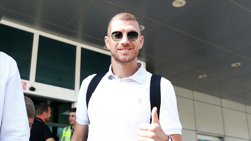 Edin Dzeko, Fenerbahçe için İstanbul'da