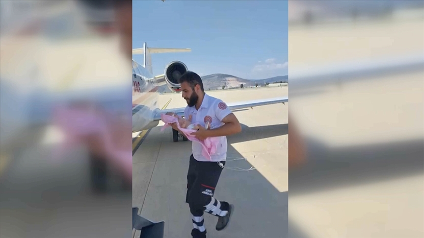 Ebrar bebek uçak ambulansla nakledildi