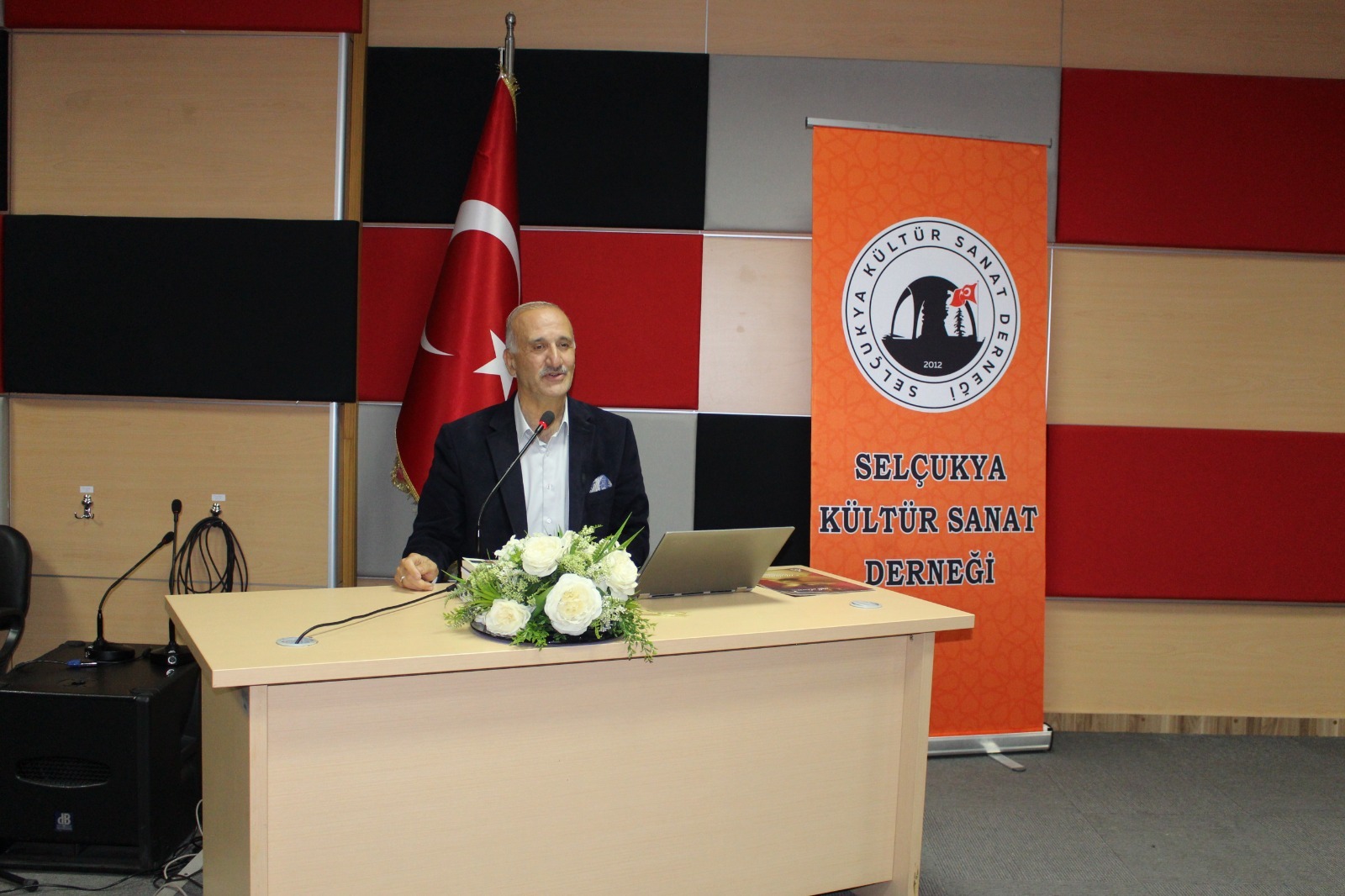 Prof. Dr. Ahmet Kazim Ürün Selçukya şairleriyle buluştu