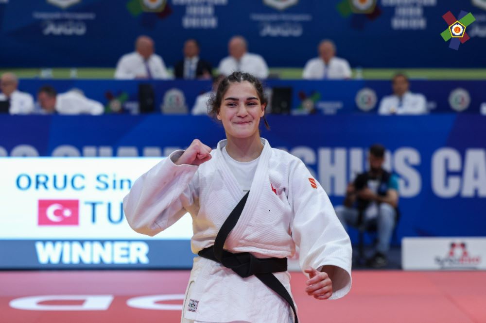 Sinem Oruç'tan altın madalya