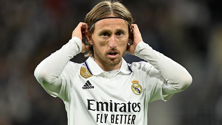 1 yıl daha Real Madrid'de