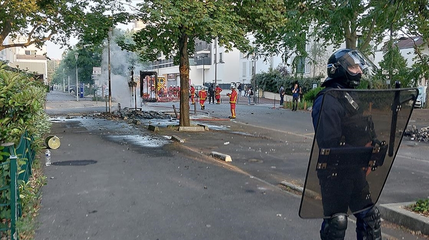 Fransa'da olaylar çıktı: 150 gözaltı