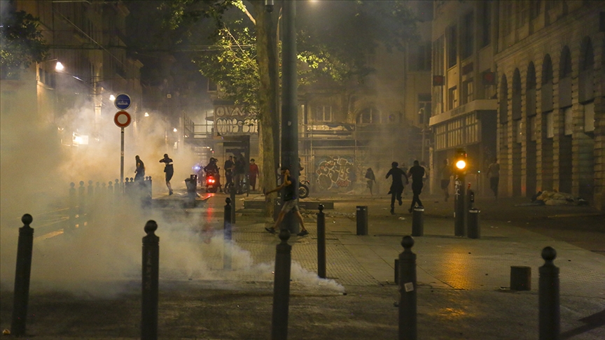 Fransa'da sular durulmuyor