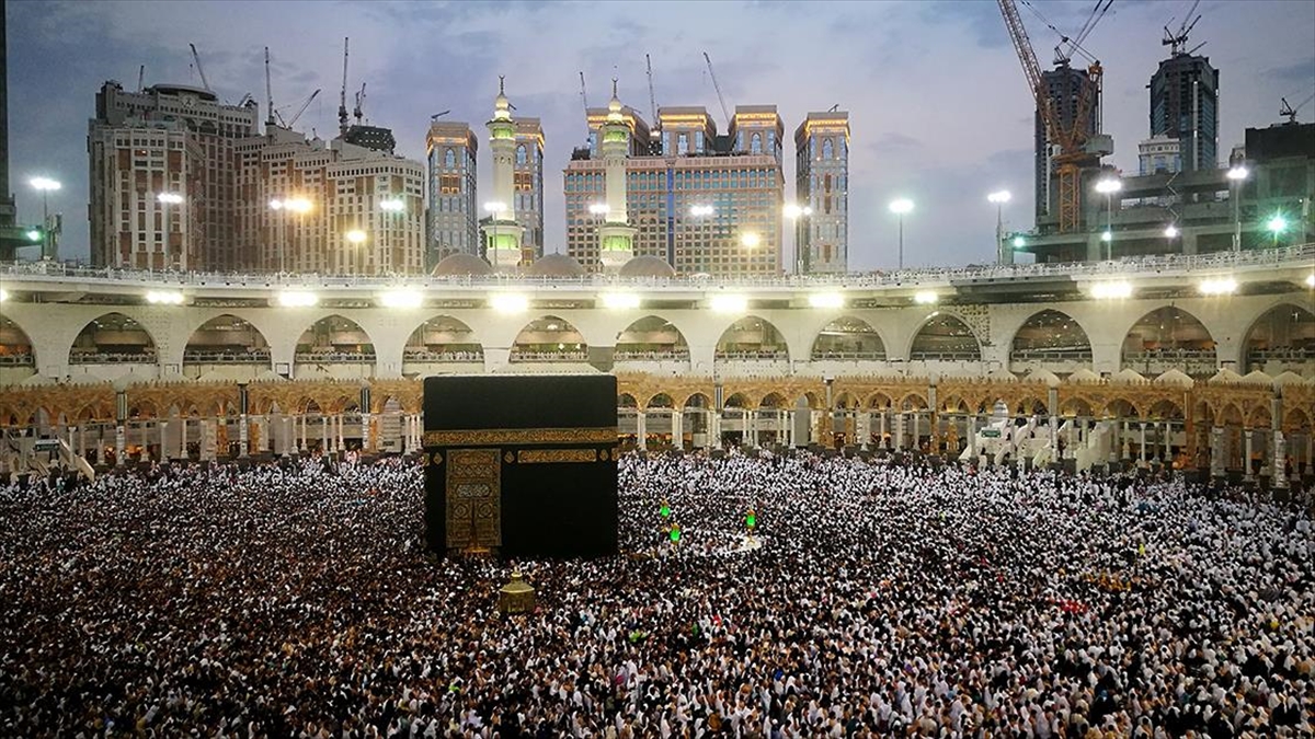Suudi Arabistan'dan umre duyurusu
