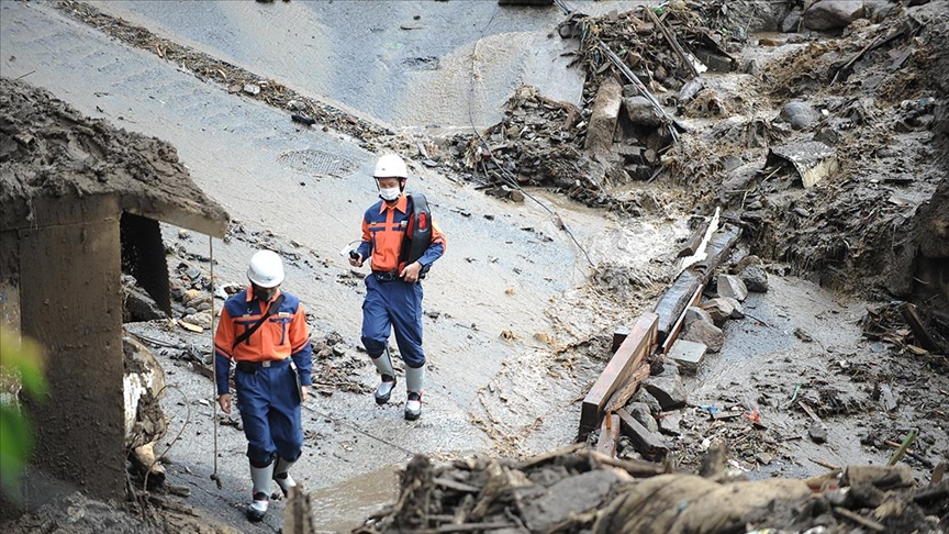 Japonya'da şiddetli yağışlar can alıyor