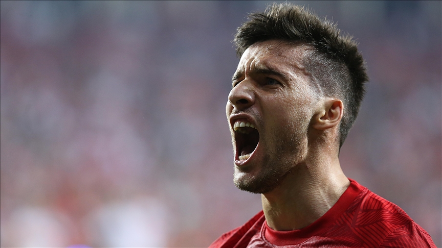 Milli futbolcu Umut Nayir Fenerbahçe'de mücadele edecek