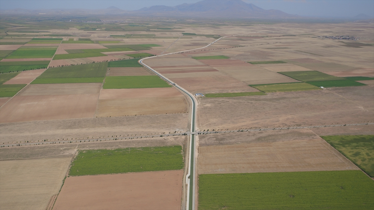 Konya Ovası'nda tarımsal alanlar suyla buluşuyor