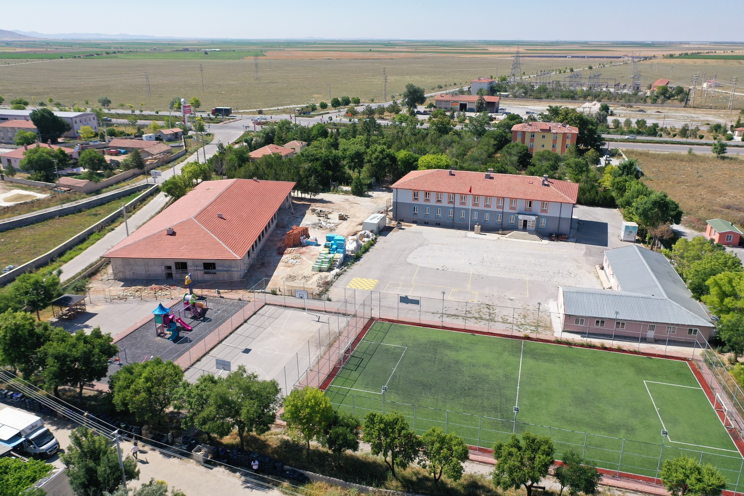 Karatay'da eğitim yatırımları sürüyor