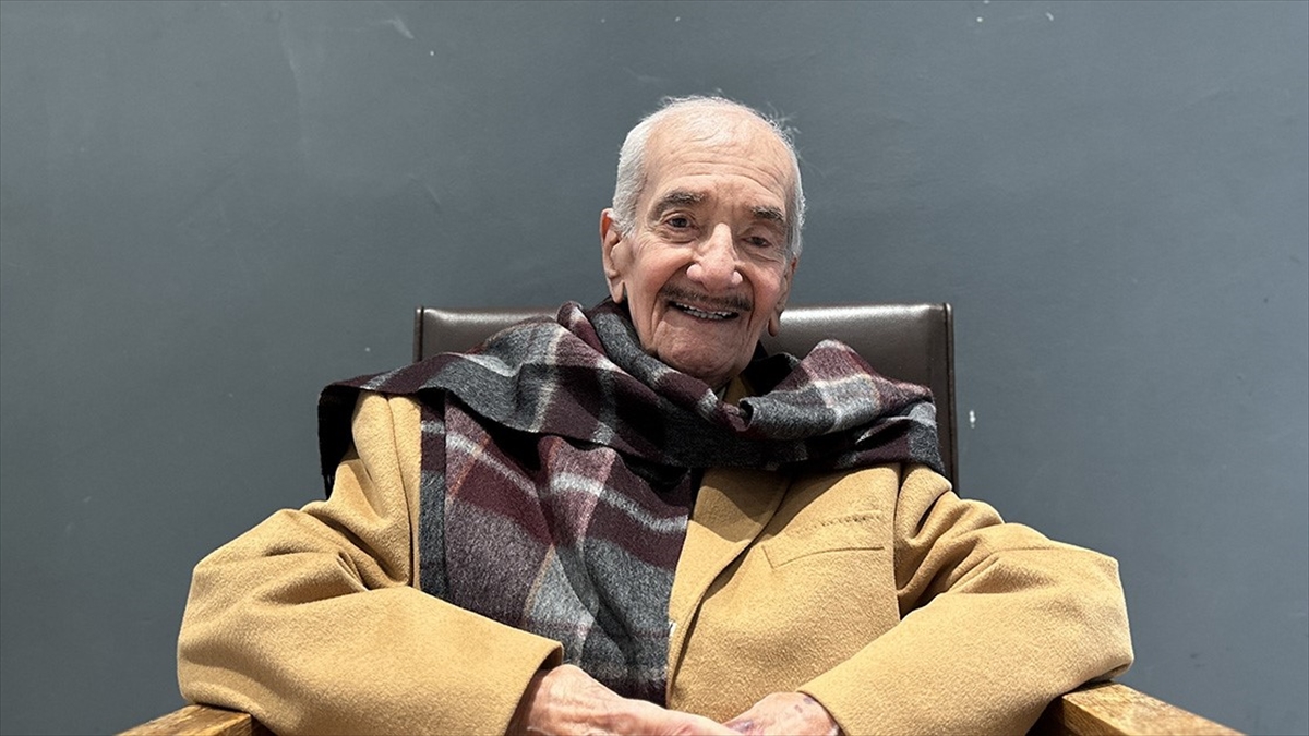 Senarist Safa Önal hayatını kaybetti