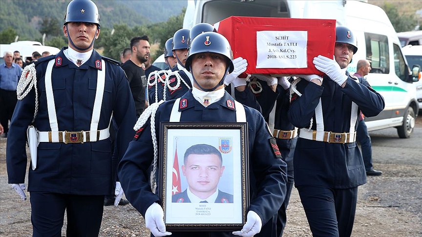 Kazada şehit olan Astsubay Mustafa Tatlı, Kahramanmaraş'ta toprağa verildi