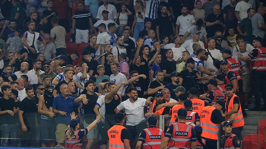 Tirana-Beşiktaş maçında olay