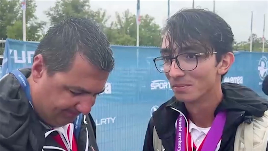 Cumhurbaşkanı Erdoğan Mete Gazoz'u tebrik etti