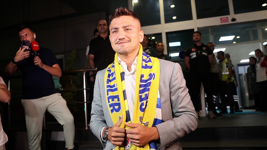 Cengiz Ünder 4 yıllığına Fenerbahçe'de