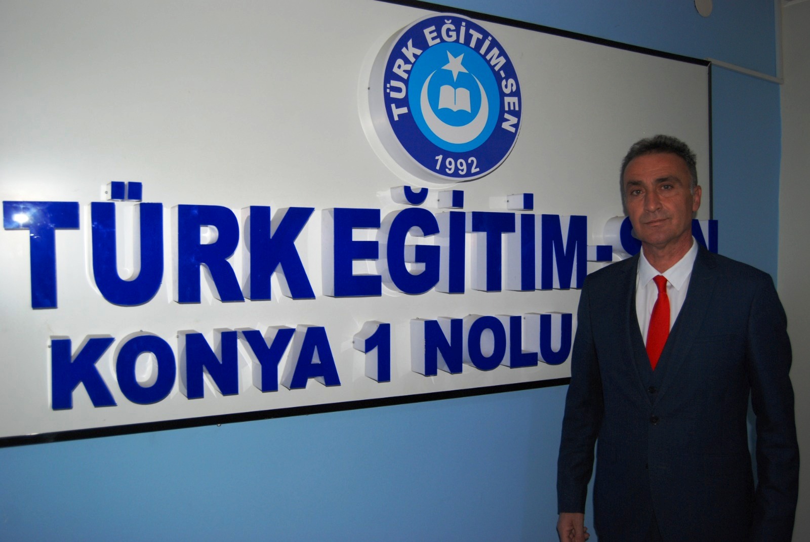 "Öğretmenler sorunlarıyla boğuşuyor"