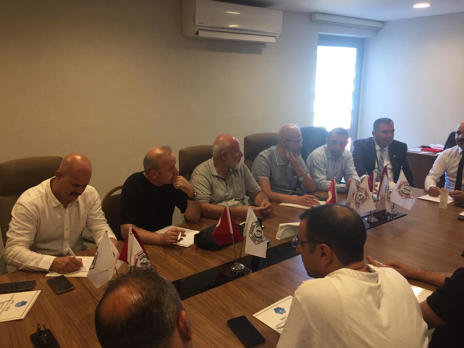 Eczane teknisyenlerinin sorunları masaya yatırıldı
