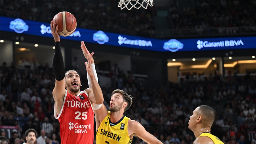 FIBA Olimpiyat Ön Eleme Turnuvası'nda finale çıktılar