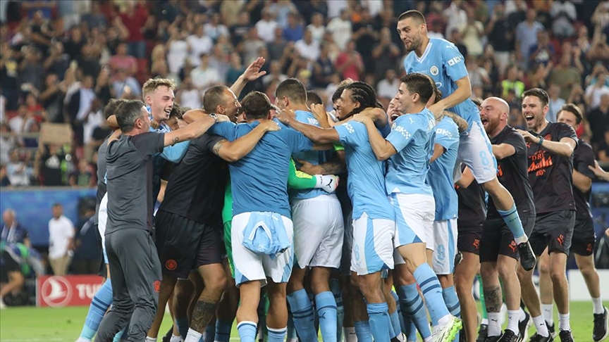 Premier Lig şampiyonu Manchester City yine lider