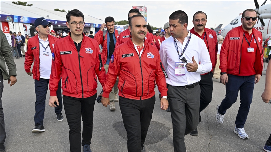 Bakan Kacır, TEKNOFEST'i ziyaret etti