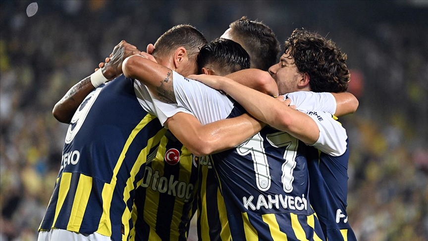Fenerbahçe, kadrosunu açıkladı